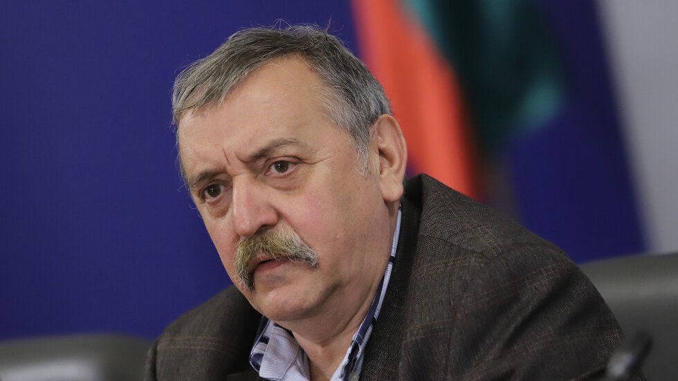 Проф. Кантарджиев за легионерската болест: Високата температура може да доведе до гърч